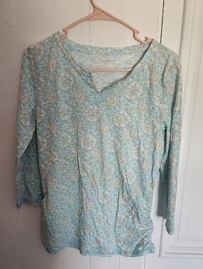 T By Talbots Pale Blue Floral-Scroll V-Neck 3/4 Length Sleeve Top